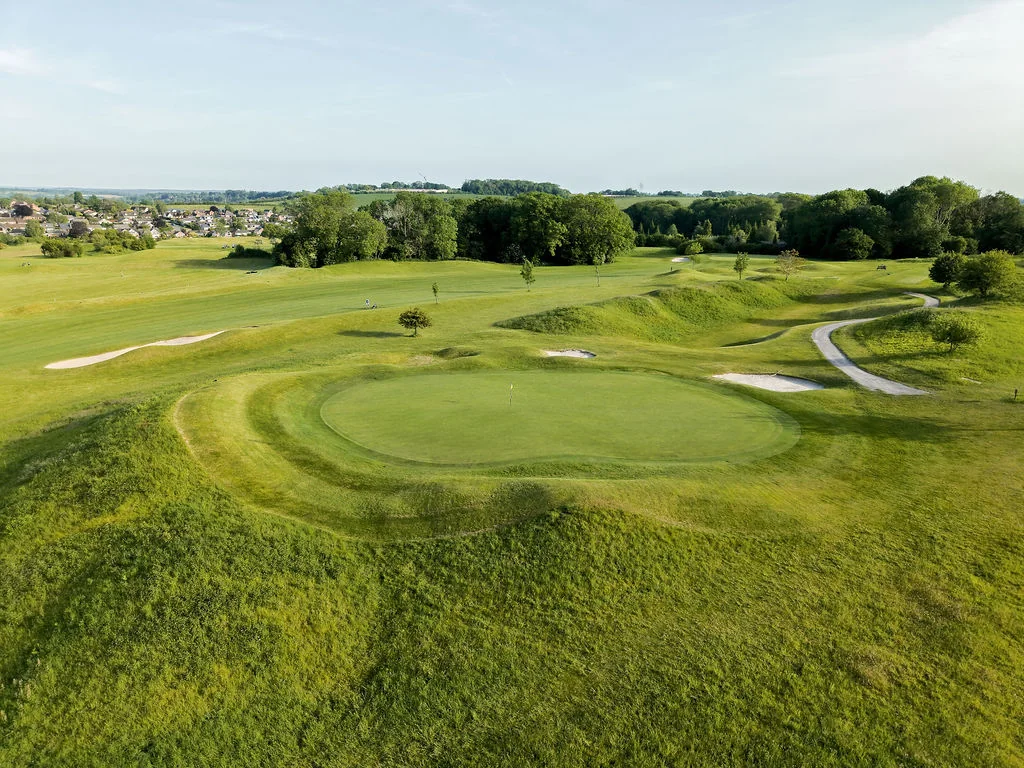 south-winchester-golf-club-signature-green-aerial-close